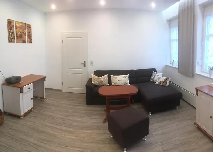 Zentral Gelegene Ausgestattete شقة *