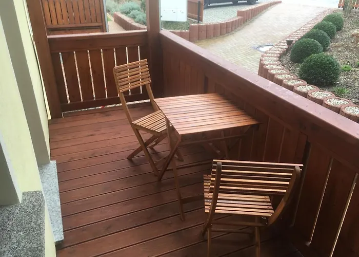 Zentral Gelegene Ausgestattete شقة *